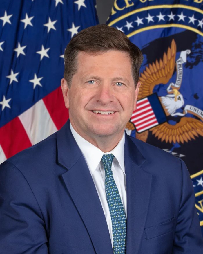 Official portrait of Director of National Intelligence Jay Clayton
